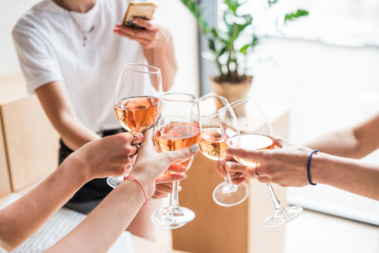 L'art de déguster et apprécier les vins rosés de Provence
